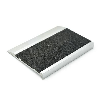 Bandes d'escalier antidérapantes en alliage d'aluminium de carborundum pour le trafic lourd